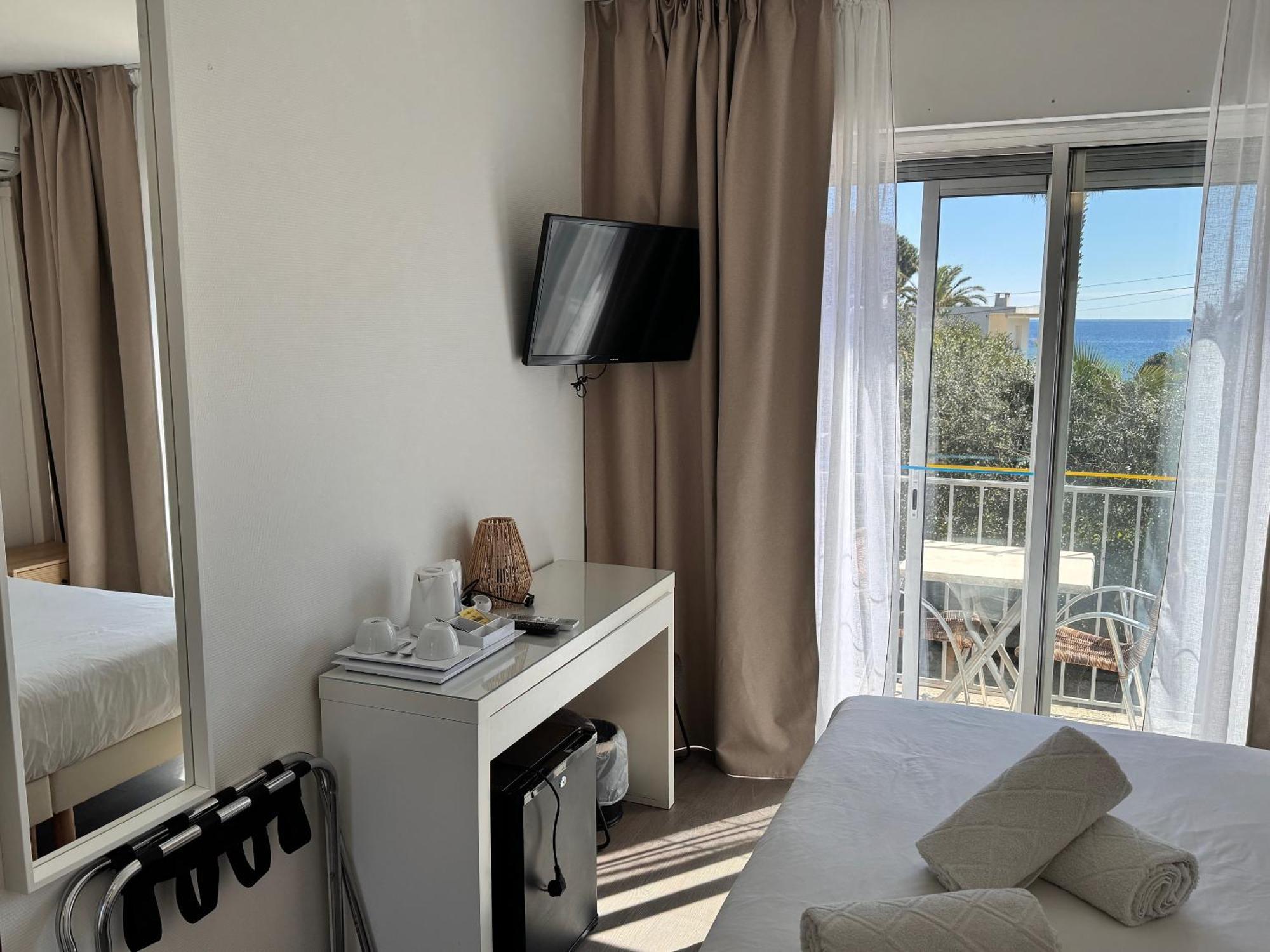 Hotel Le Golfe Bleu Cavalaire-sur-Mer Kültér fotó